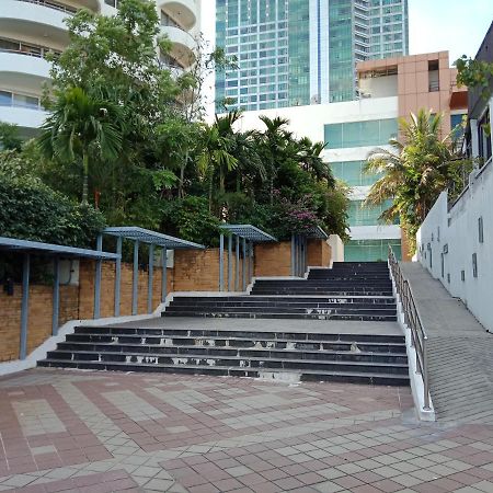 Baan Sathorn Riverfront Bangkok Eksteriør bilde