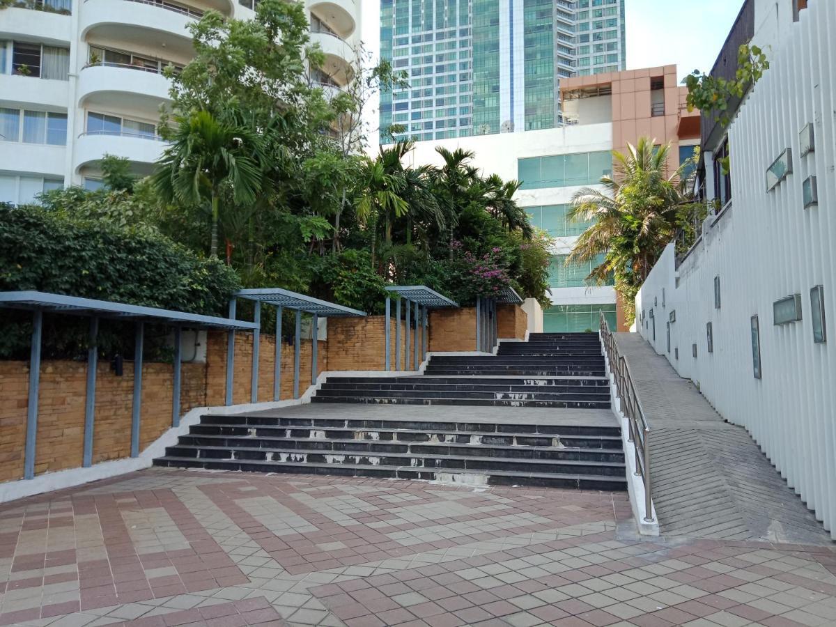 Baan Sathorn Riverfront Bangkok Eksteriør bilde